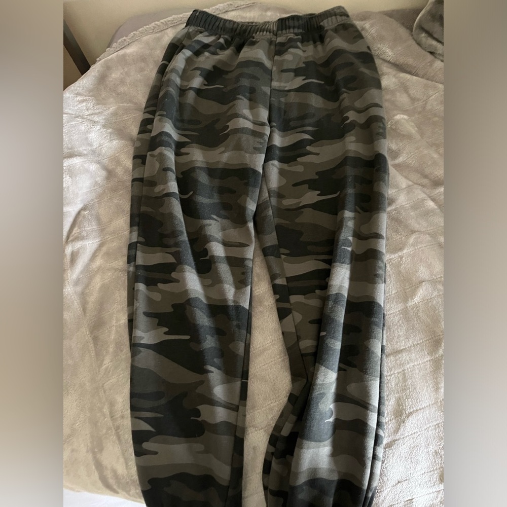 TARGET CAMO JOGGERS